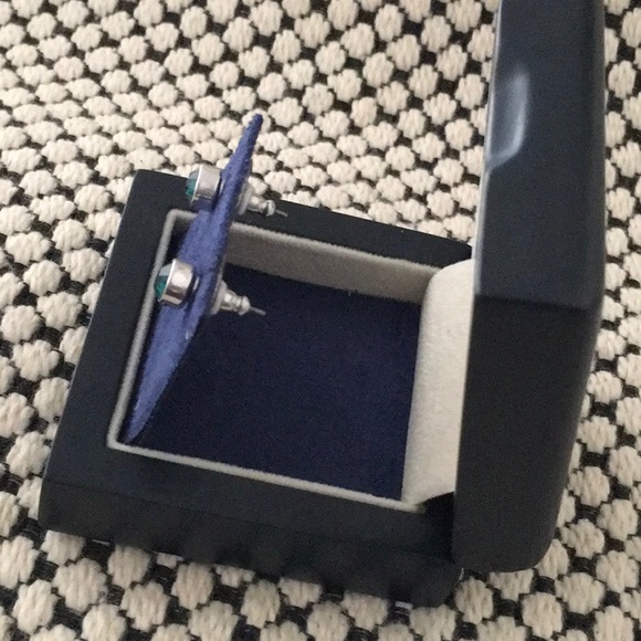 Mischa green earrings - Picture 2 of 3